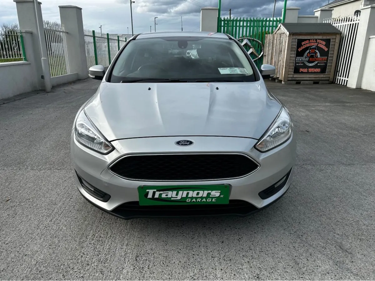 Ford Focus Style 1.5 TD 95ps 6speed 4 5DR 4DR - Image 3