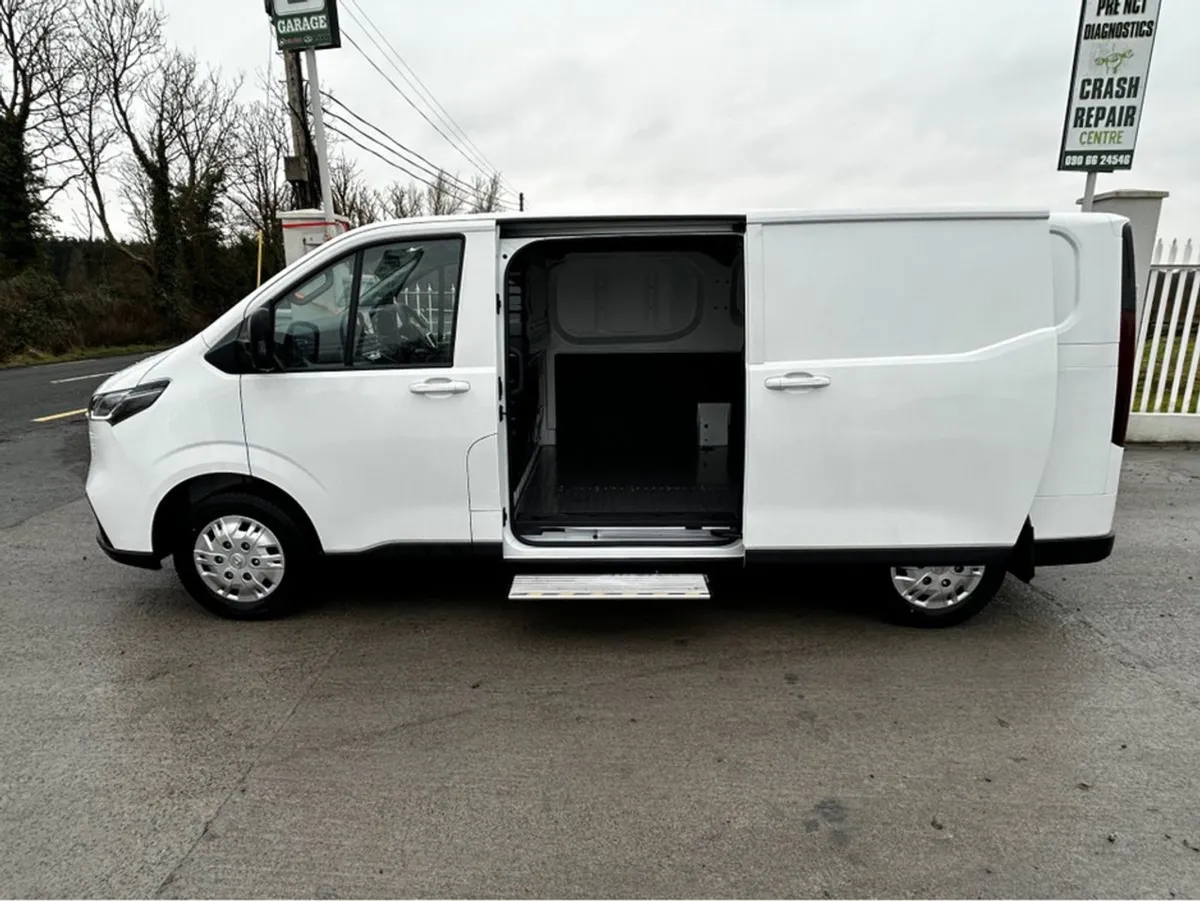 Maxus Deliver 7 IN Stock Ready FOR Immediate Deli - Image 4