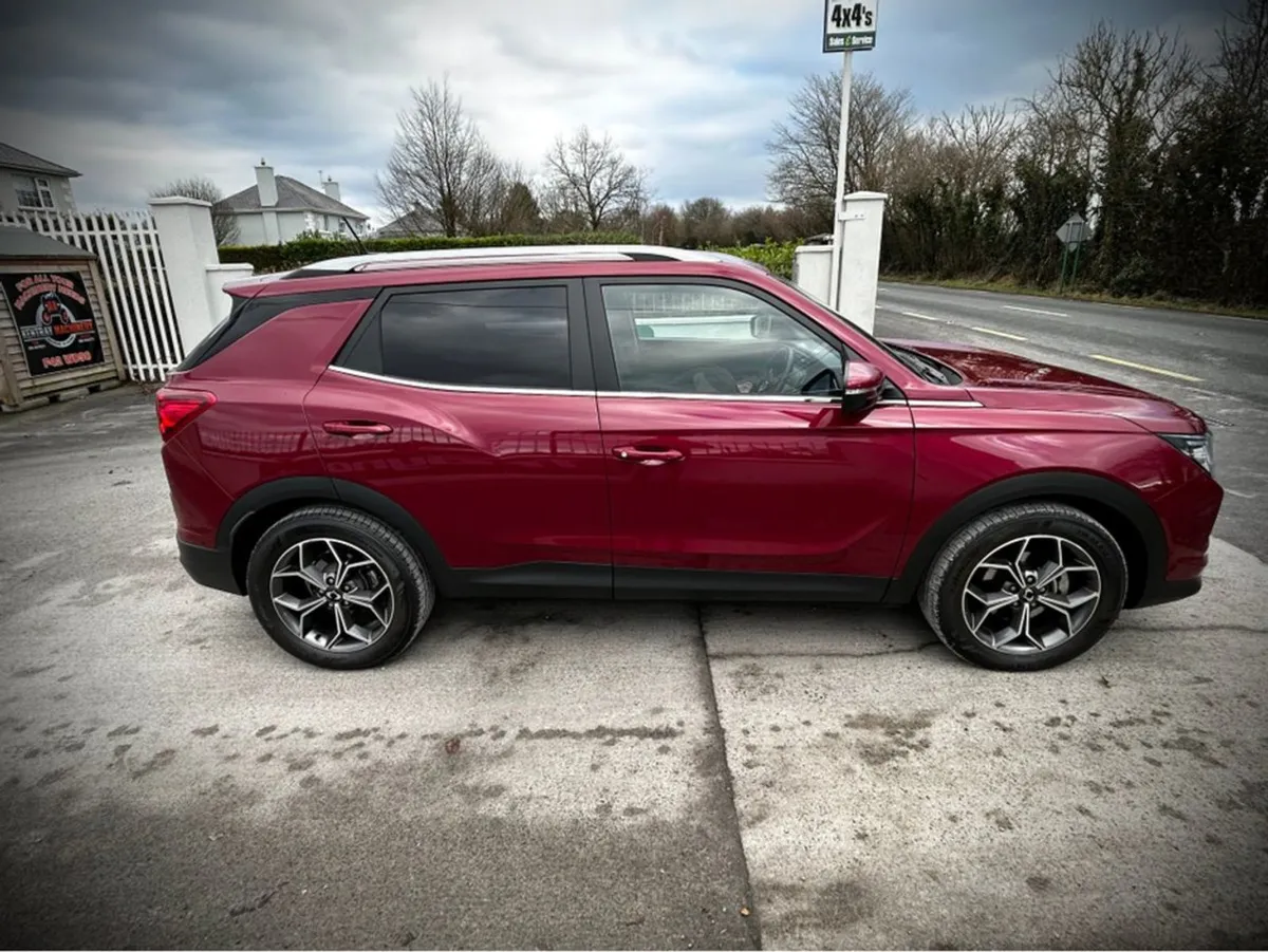Ssangyong Korando EL 1.6 2WD 4DR Auto - Image 3