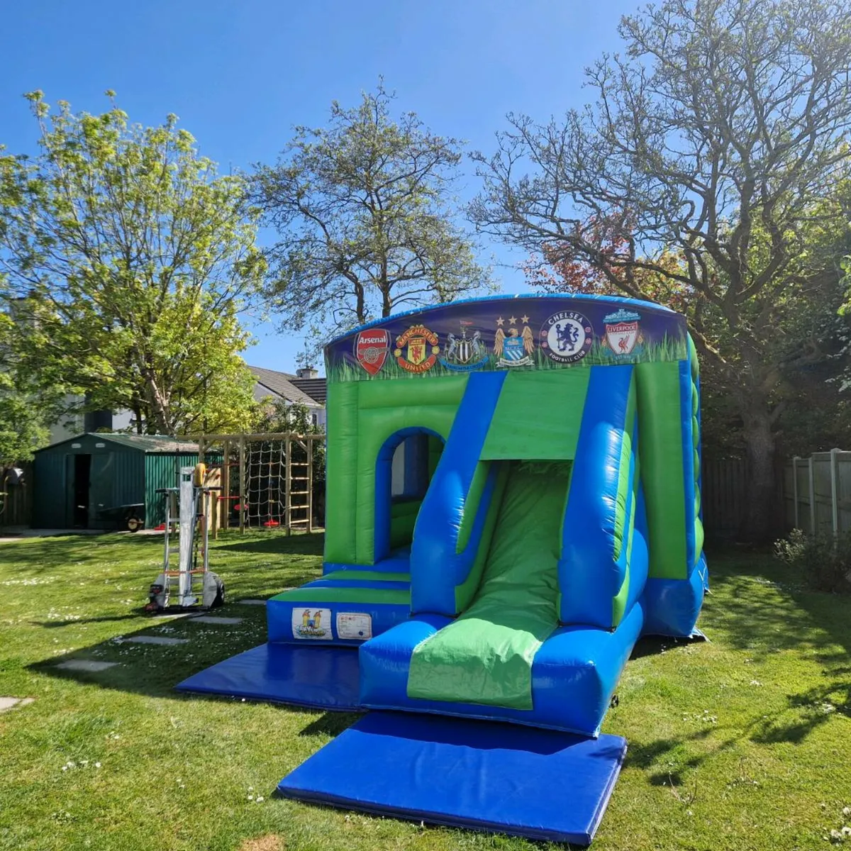 Bouncy castles with slide - Image 1