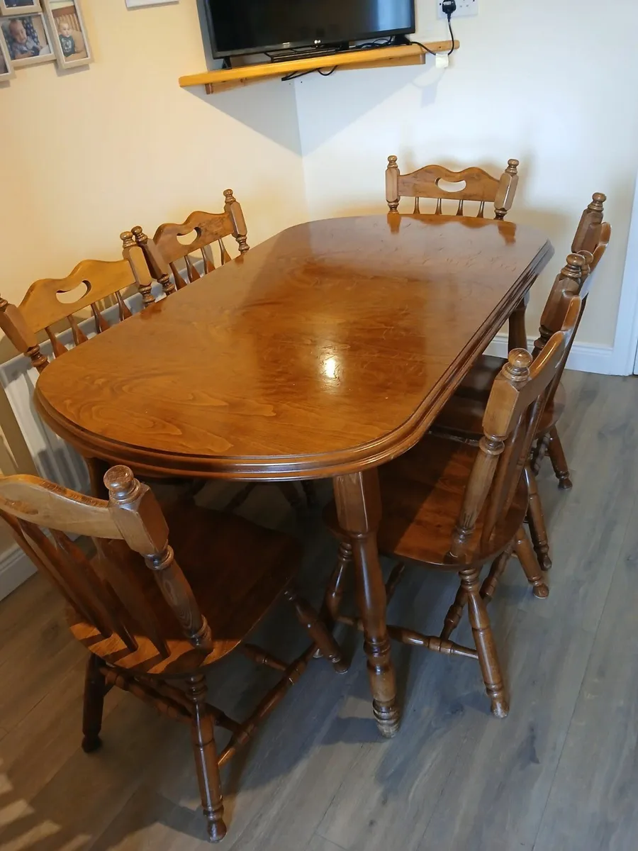 Kitchen table and 6 chairs - Image 1