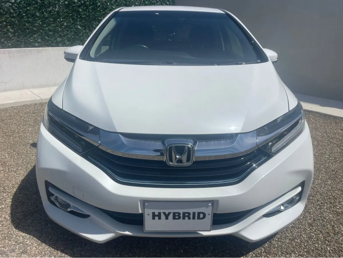 Honda Shuttle 1.5 Hybrid - Image 2