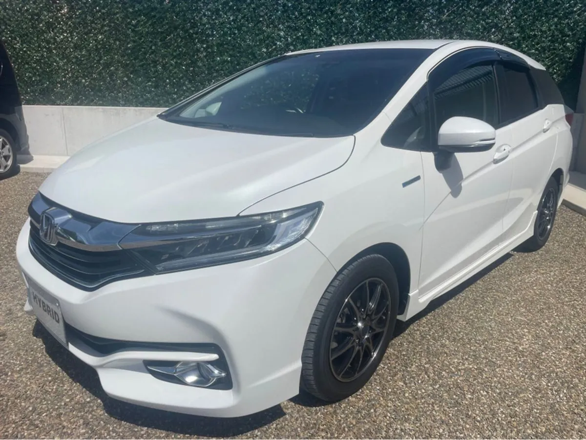 Honda Shuttle 1.5 Hybrid - Image 3