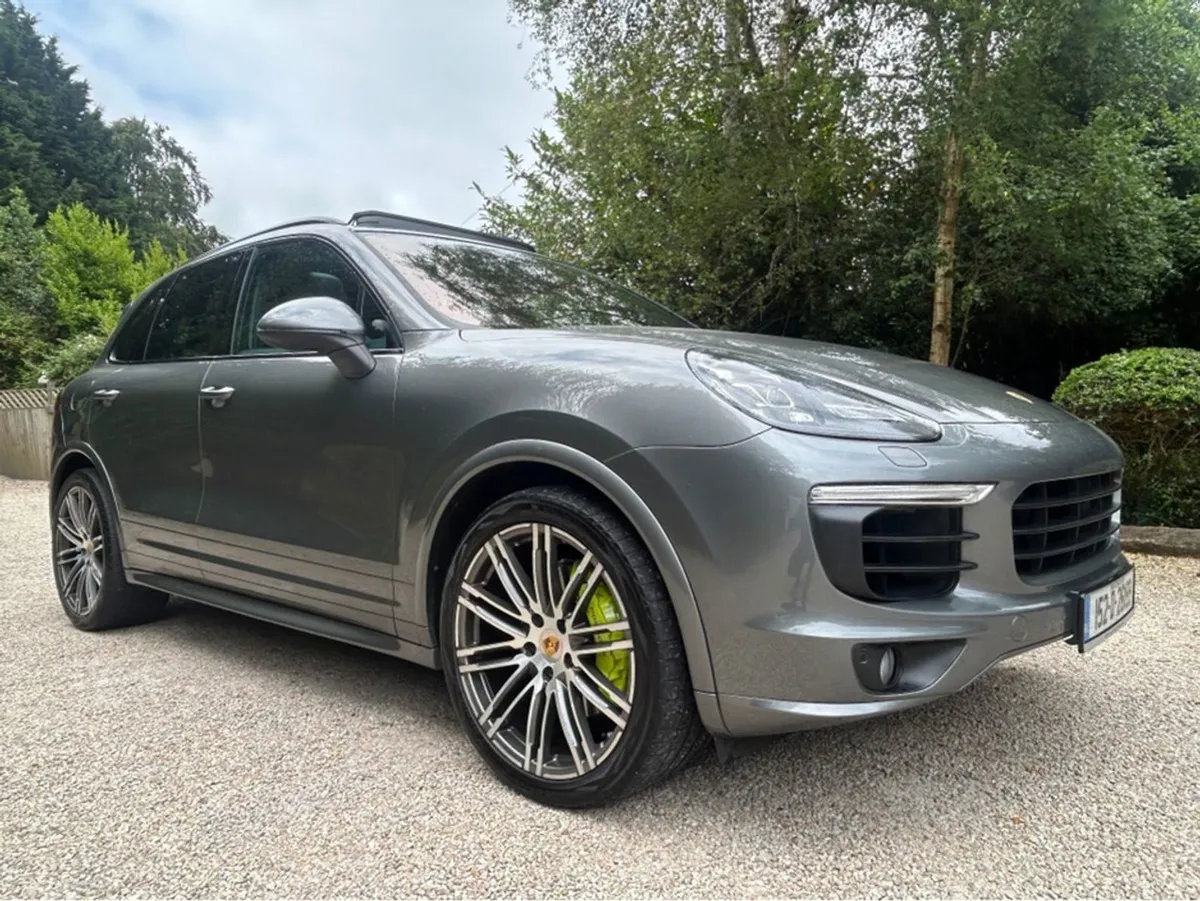 Porsche Cayenne S E-hybrid  amazing Specification - Image 1