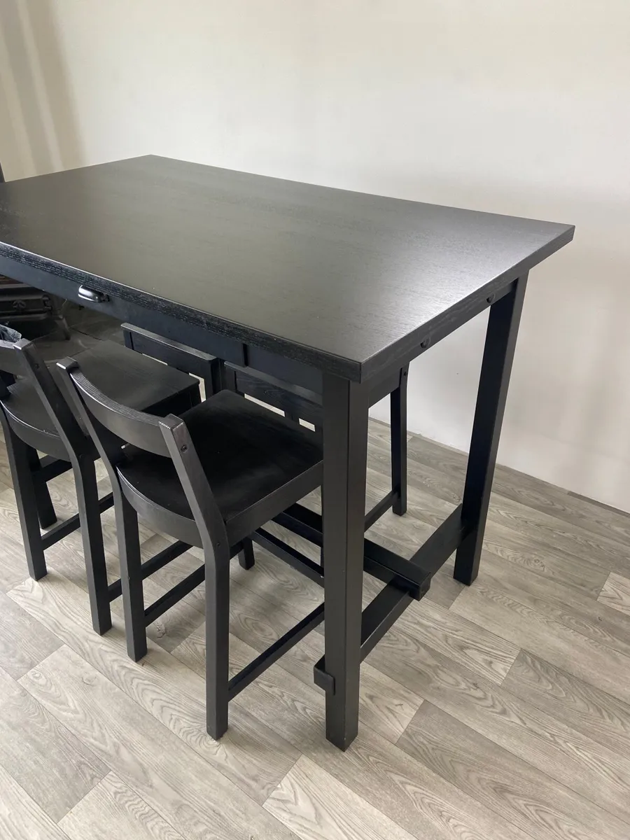 Table and Chairs - Image 2