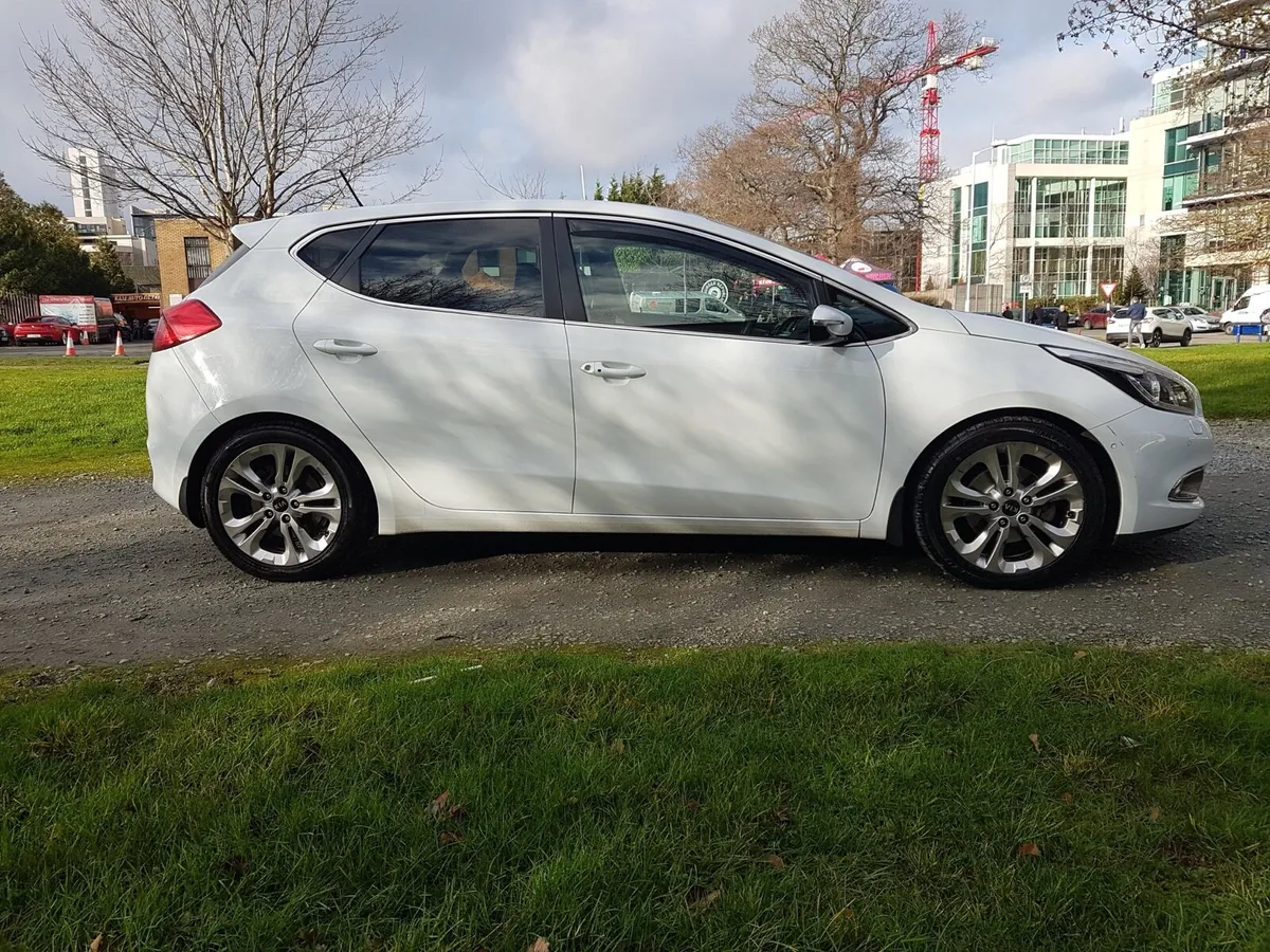 Kia Ceed 1.6crdi Platinum | High Spec - Image 2