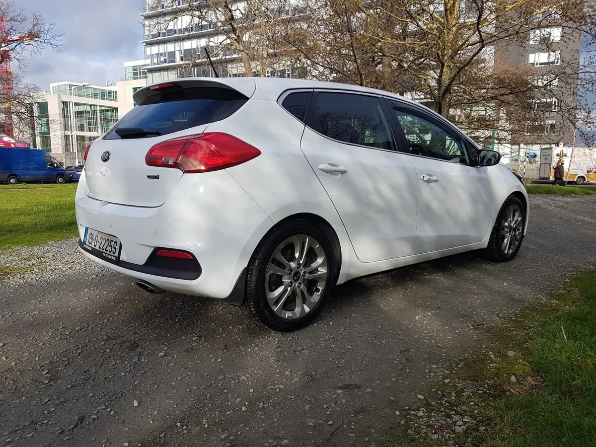 Kia Ceed 1.6crdi Platinum | High Spec - Image 3