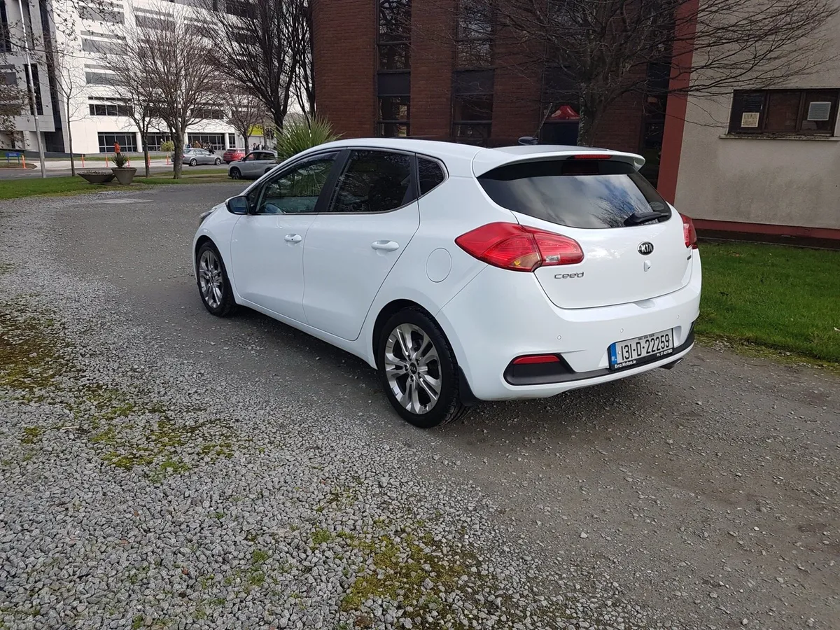 Kia Ceed 1.6crdi Platinum | High Spec - Image 4