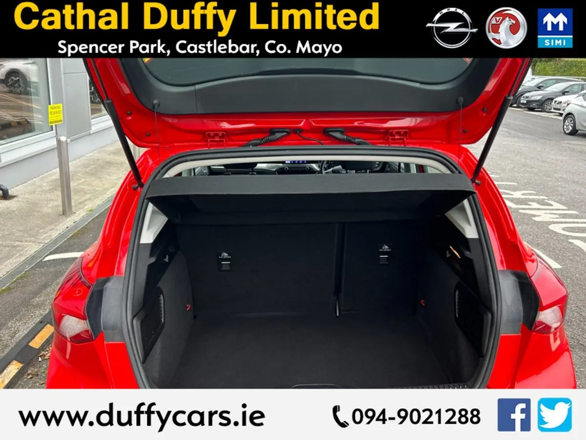 Ford Focus 202 Titanium Edition MH Finance Availa - Image 4