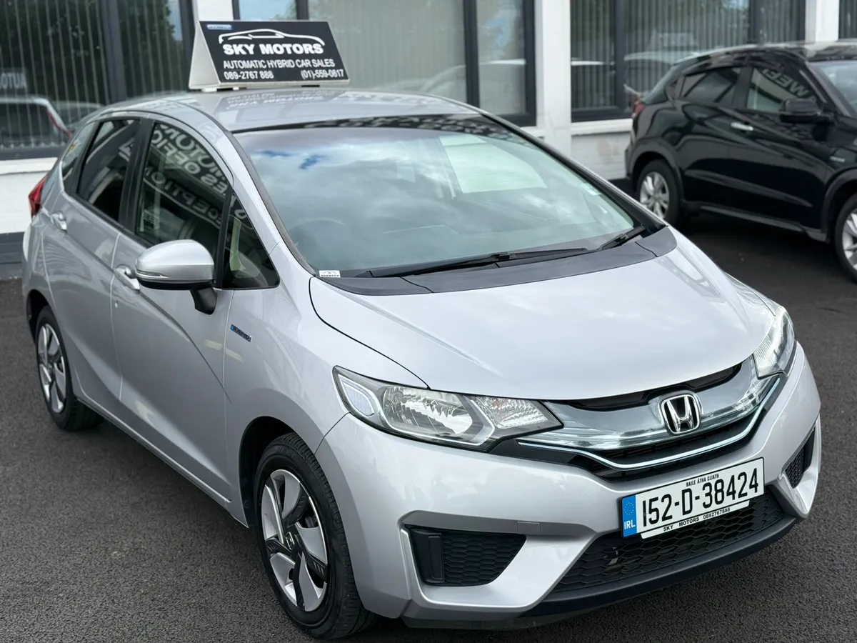 2015 Honda Fit 1.5 Hybrid auto Low Miles 44K - Image 3