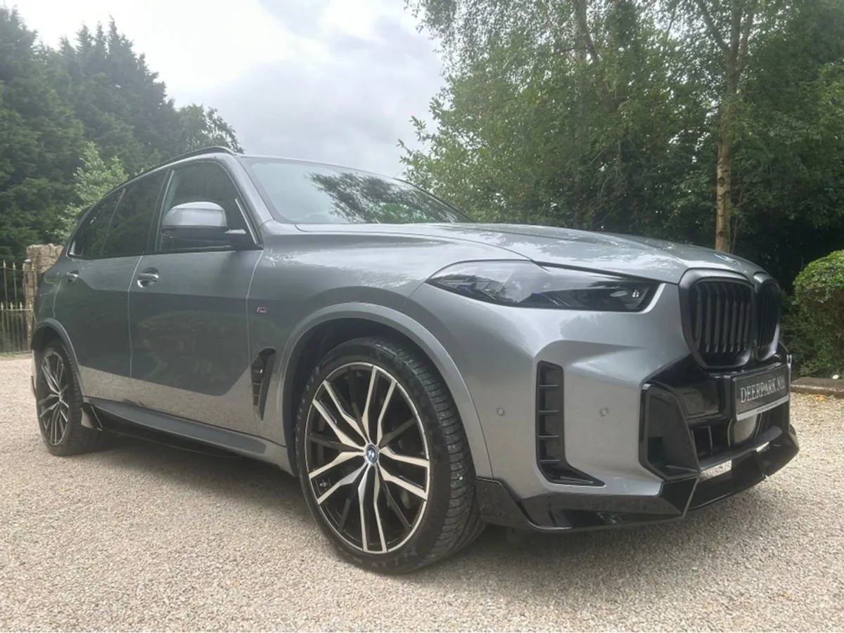 BMW X5 50E M Sport f.bmw.s.h.huge Specification - Image 1