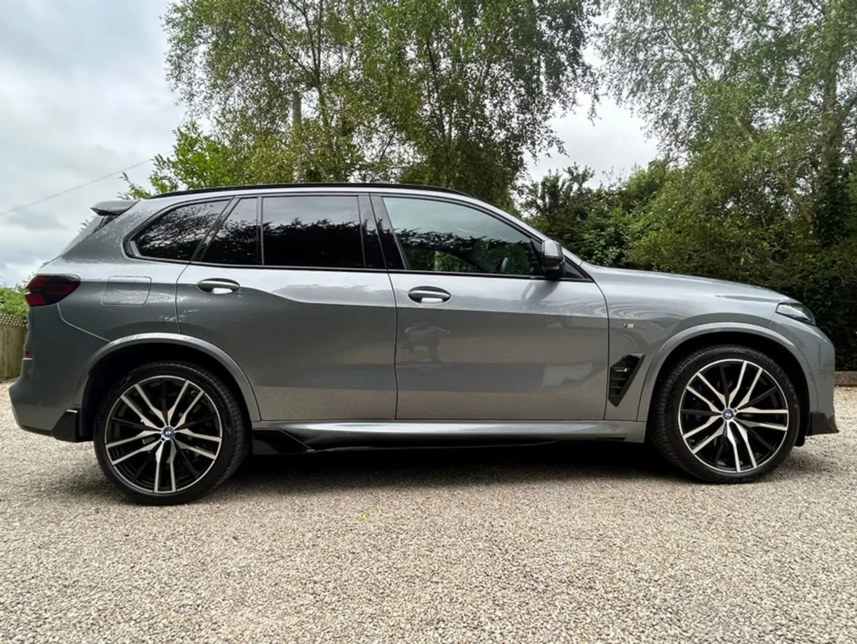 BMW X5 50E M Sport f.bmw.s.h.huge Specification - Image 2