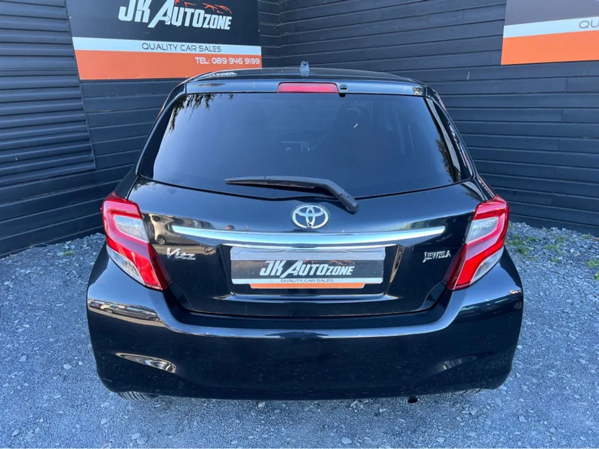 Toyota Yaris 1.0 Vitz Jewela - Image 4