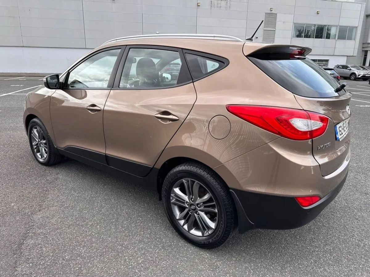 Hyundai ix35 2.0 Diesel  Automatic  4x4  New Nct - Image 4