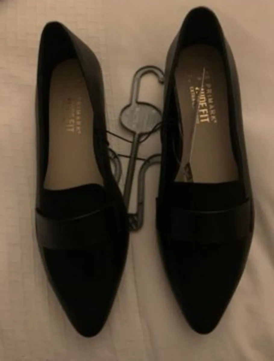 BRAND NEW Ladies Sandals, Shoes & Slippers - Image 4