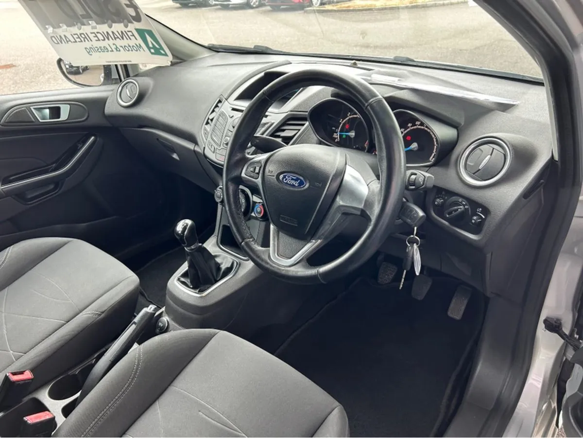 Ford Fiesta MCA Zetec 1.25 60ps M5 4DR - Image 2