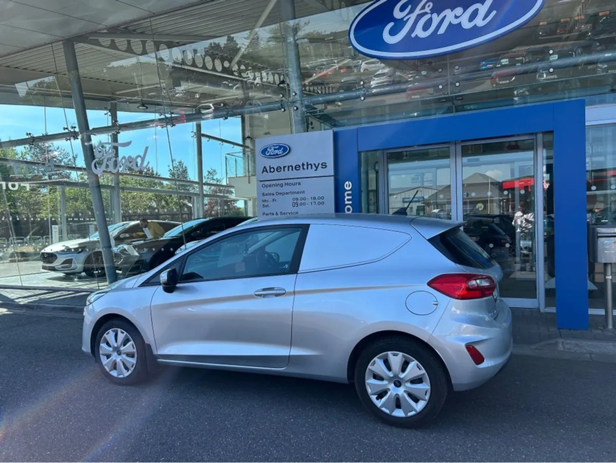 Ford Fiesta 1.5 TD 85ps M6 2DR - Image 3
