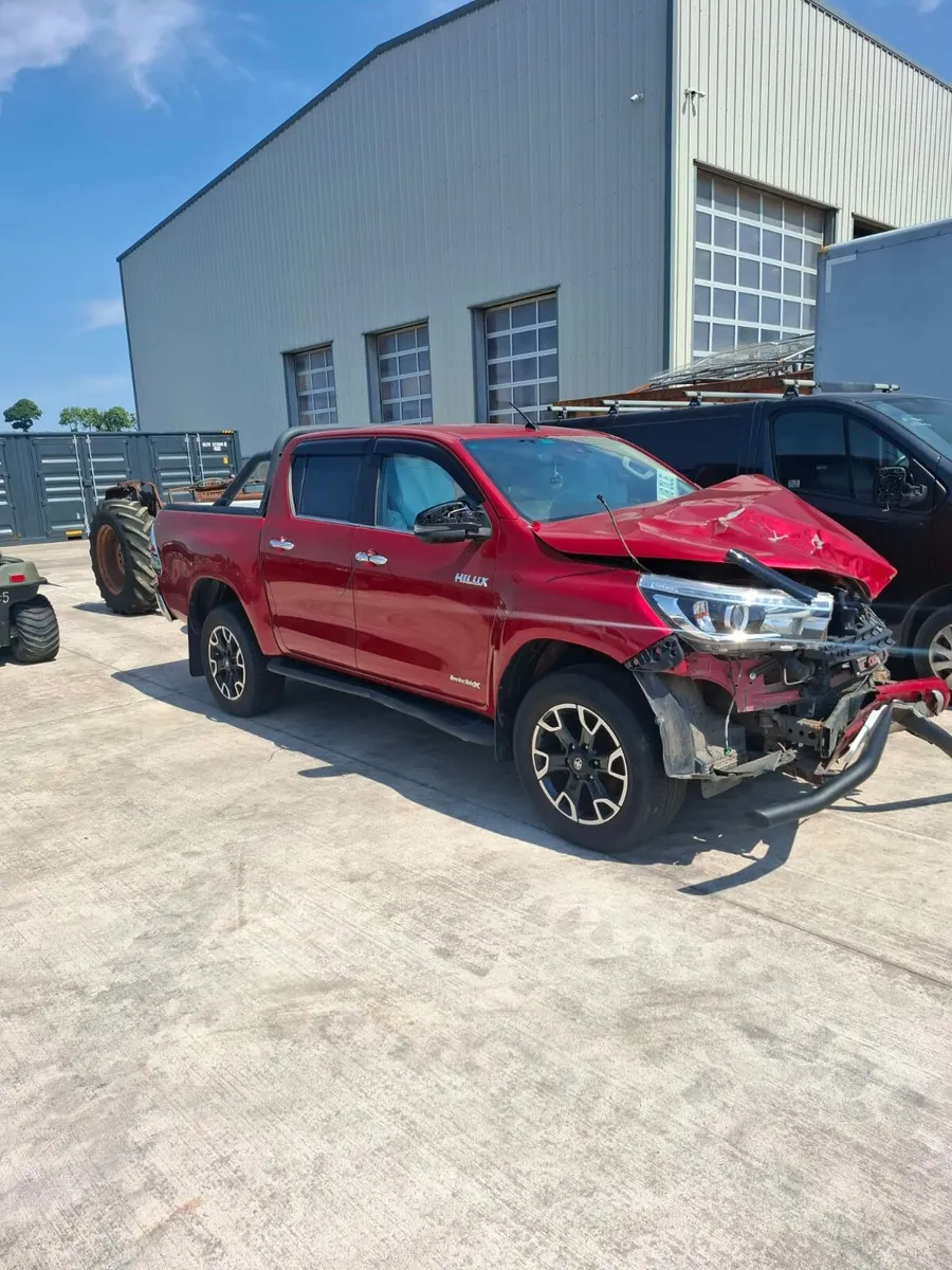 Toyota Hilux Invincible X Auto - Image 2
