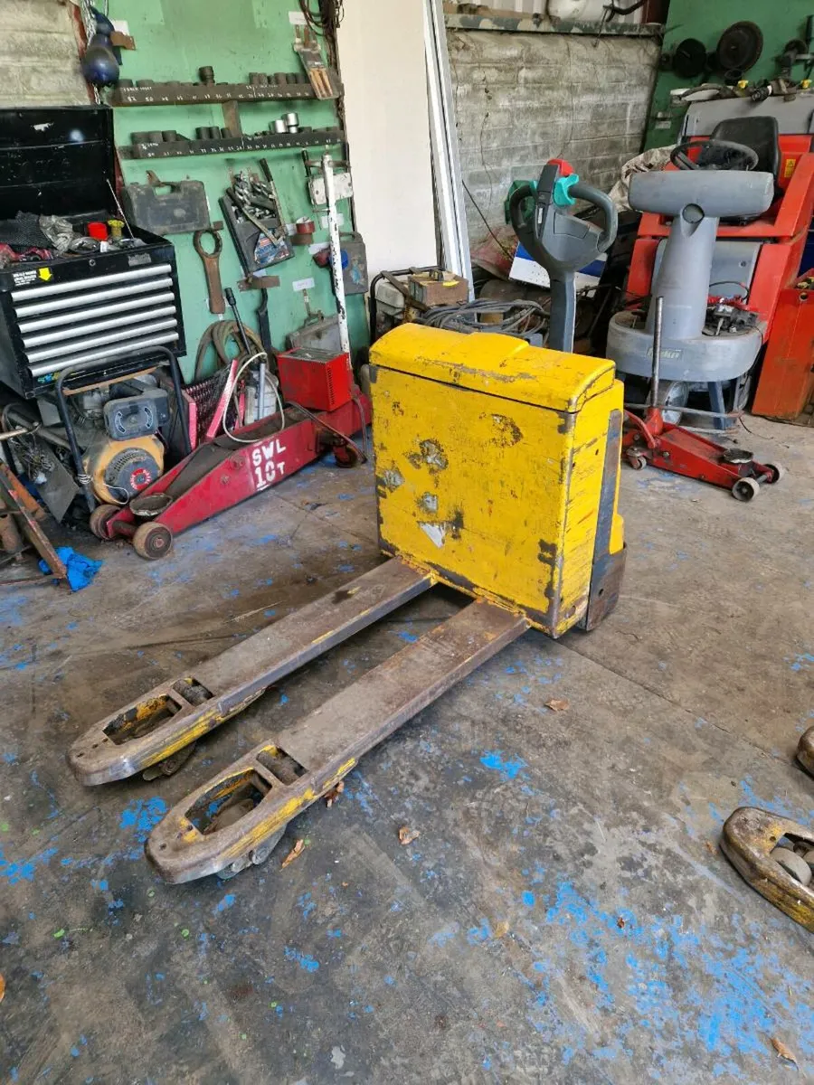 Jungheinrich electric pallet truck - Image 1