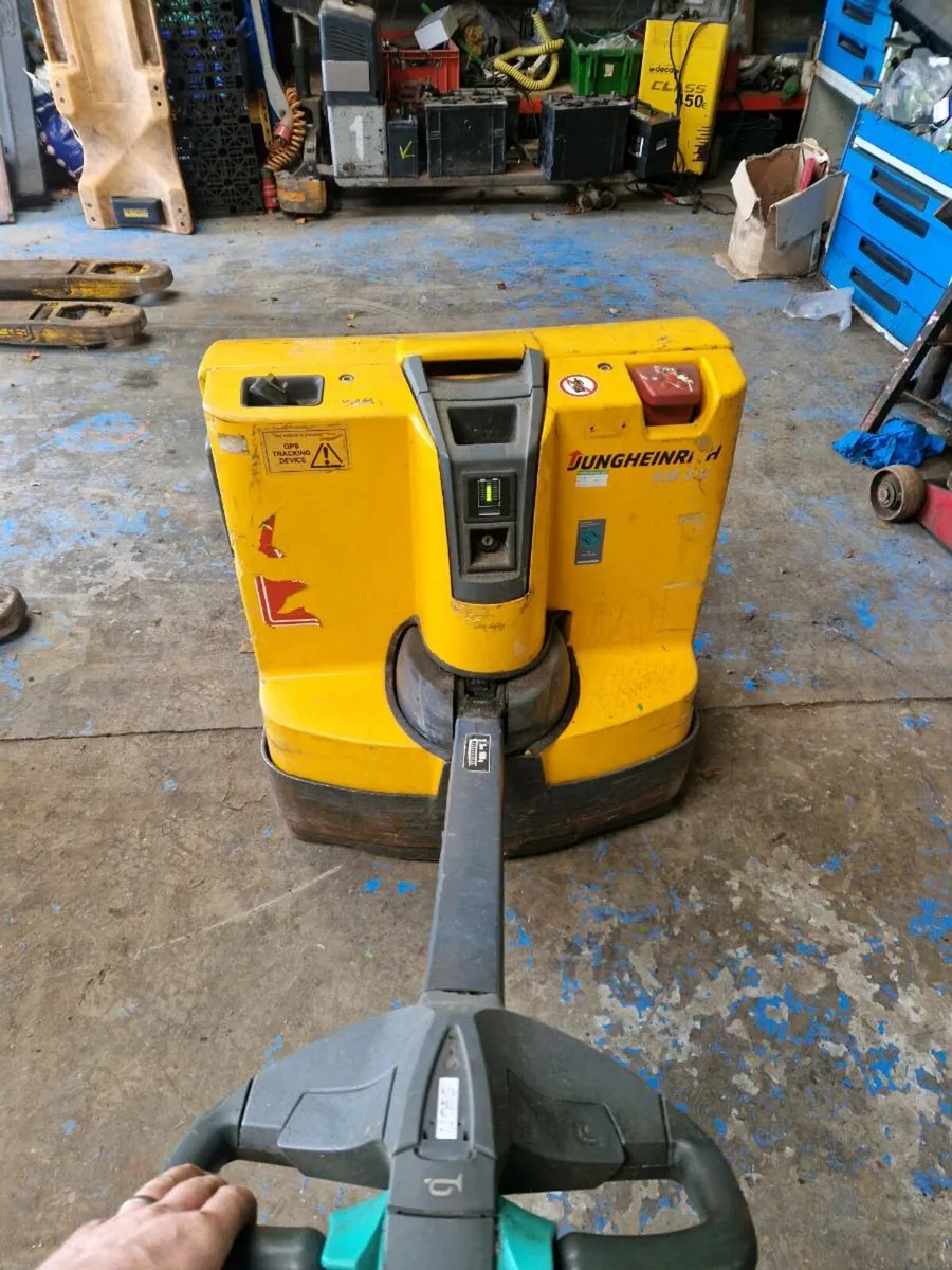 Jungheinrich electric pallet truck - Image 3