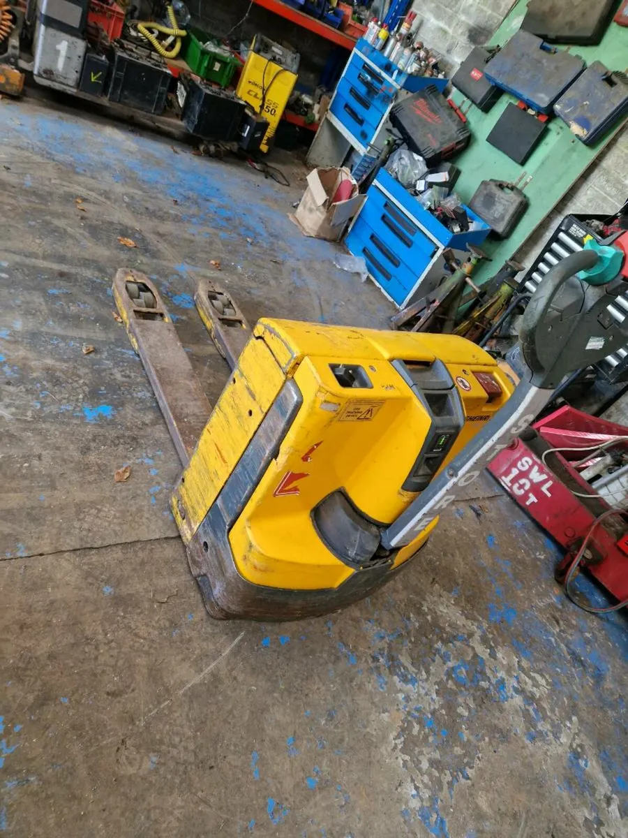 Jungheinrich electric pallet truck - Image 4