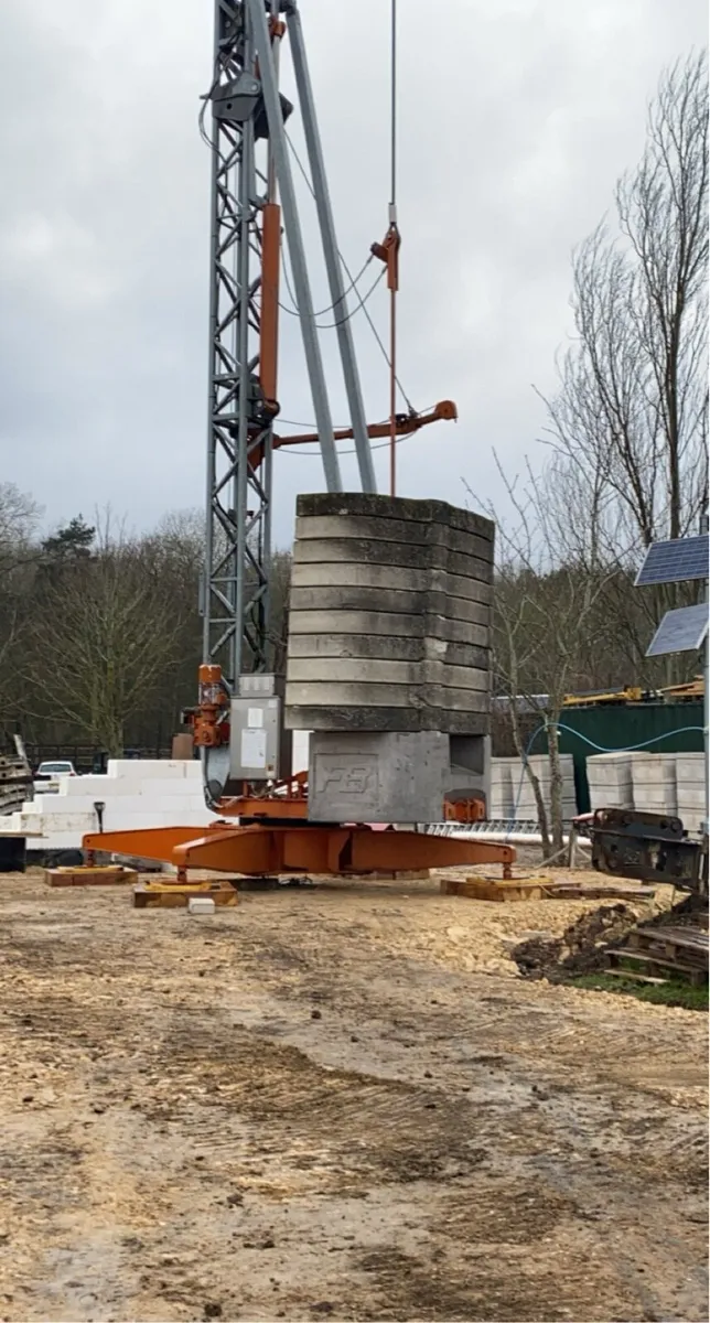 Self erecting tower crane - Image 3