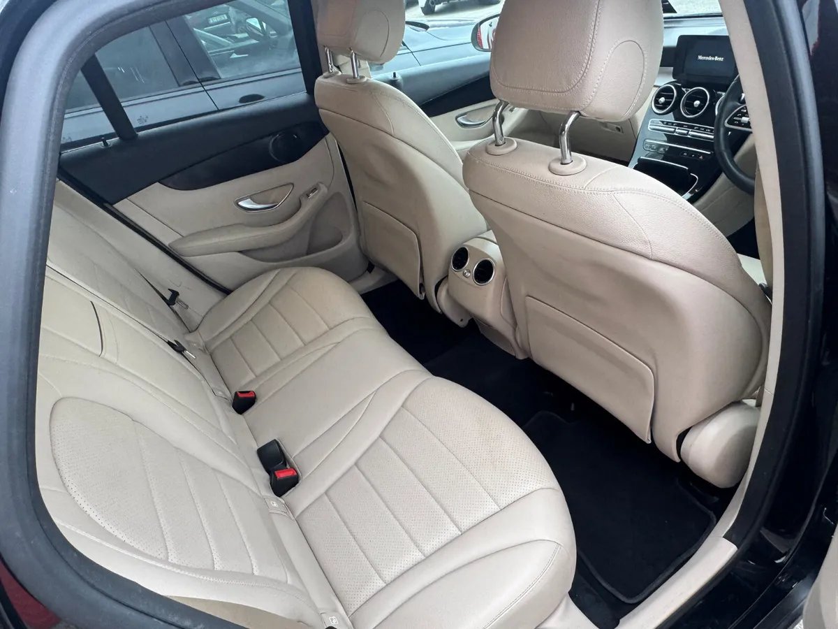 Mercedes-Benz GLC 2021 - Image 3