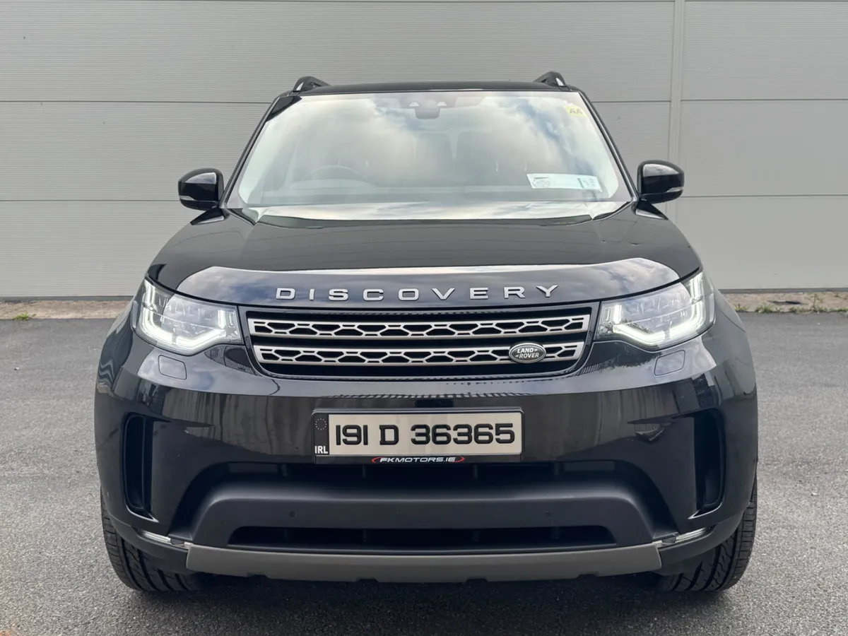 Land Rover Discovery 2019 7 seats - Image 4