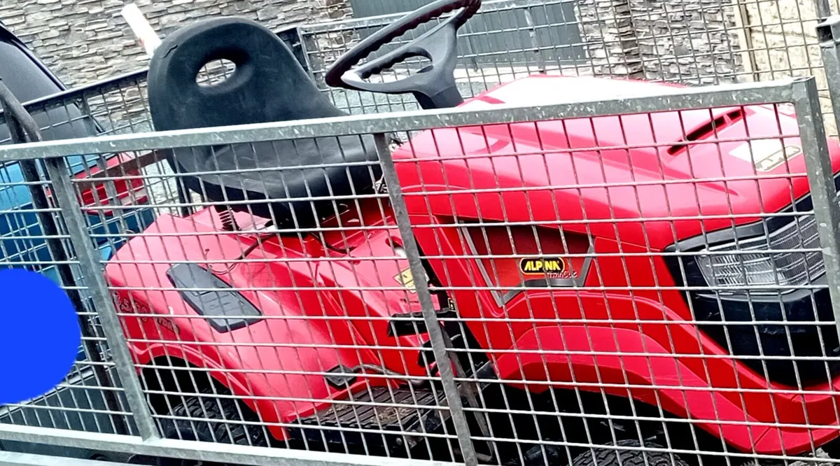 Ride on Lawnmower 13hp - Image 3