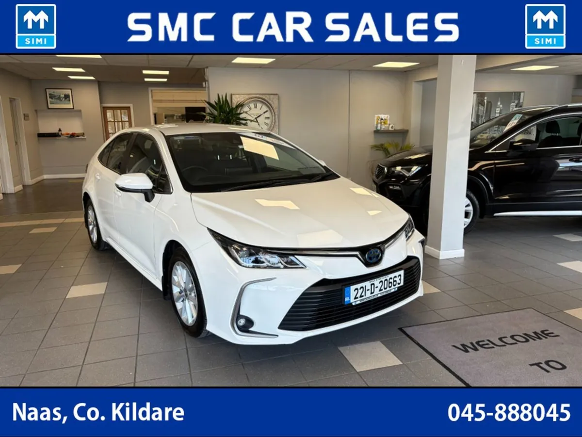 Toyota Corolla Salon Luna Hybrid - Image 2