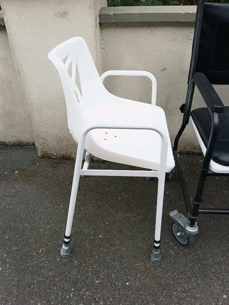 Shower chair - Image 2