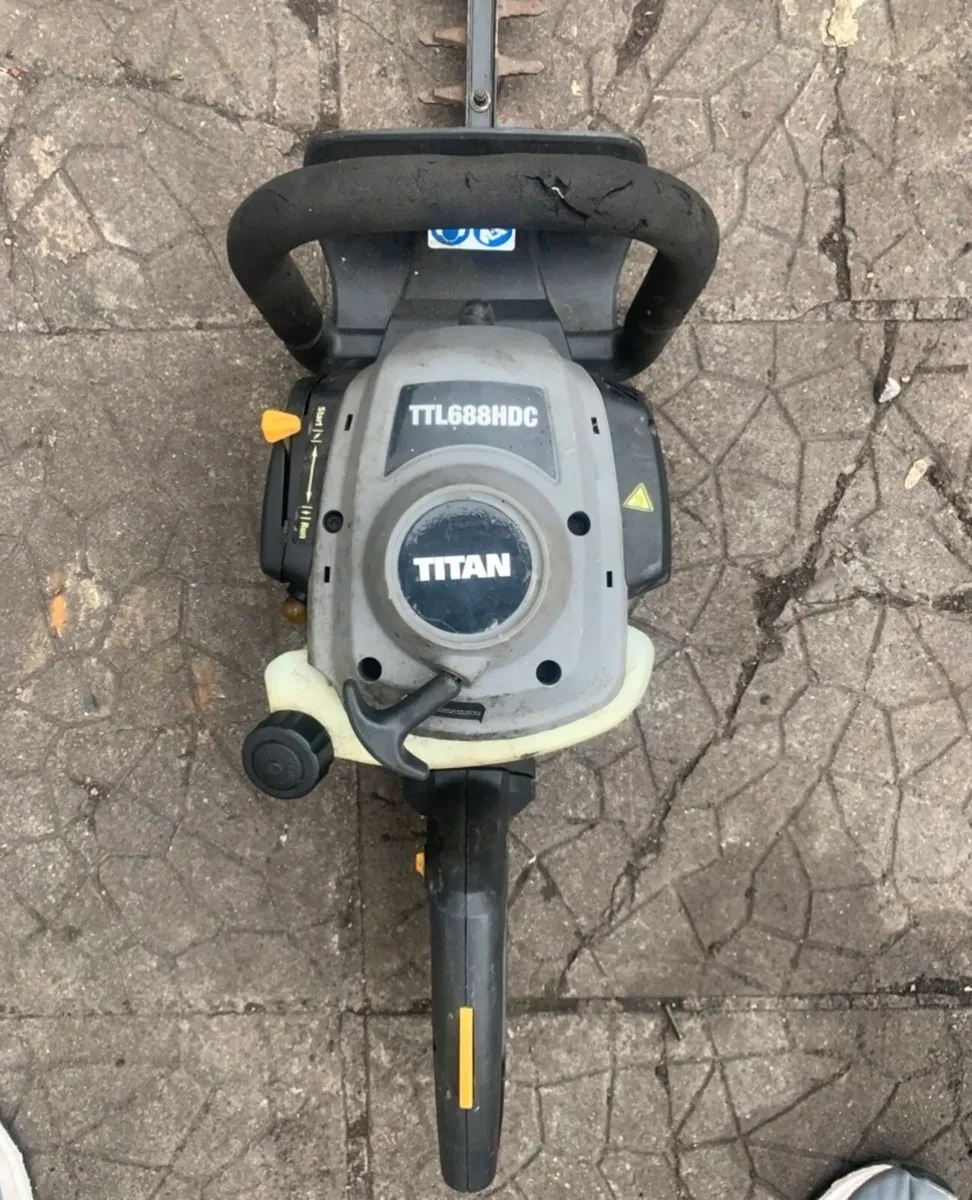 Titan Hedge Trimmer - Image 2