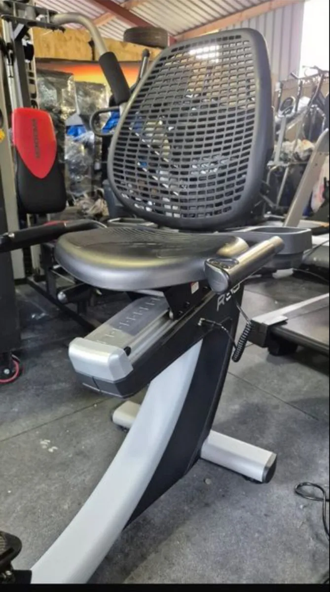 NORDICTRACK R35 TOUCHSCREEN RECUMBENT BIKE NEW - Image 3