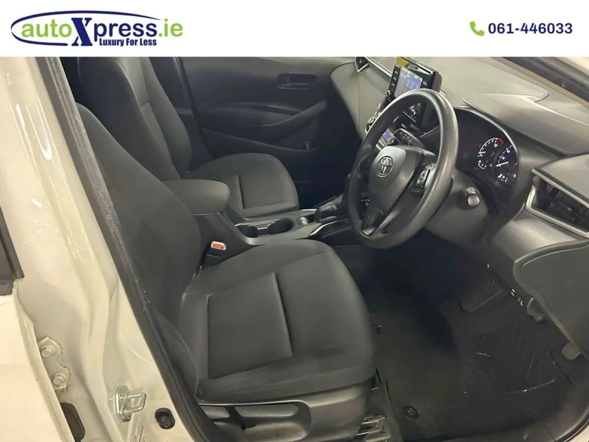 Toyota Corolla Touring Hybrid 1.8 Automatic  Reve - Image 2