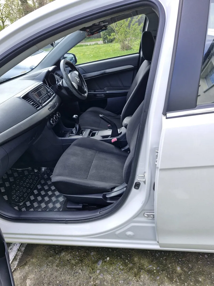 Mitsubishi Lancer 2015 - Image 3