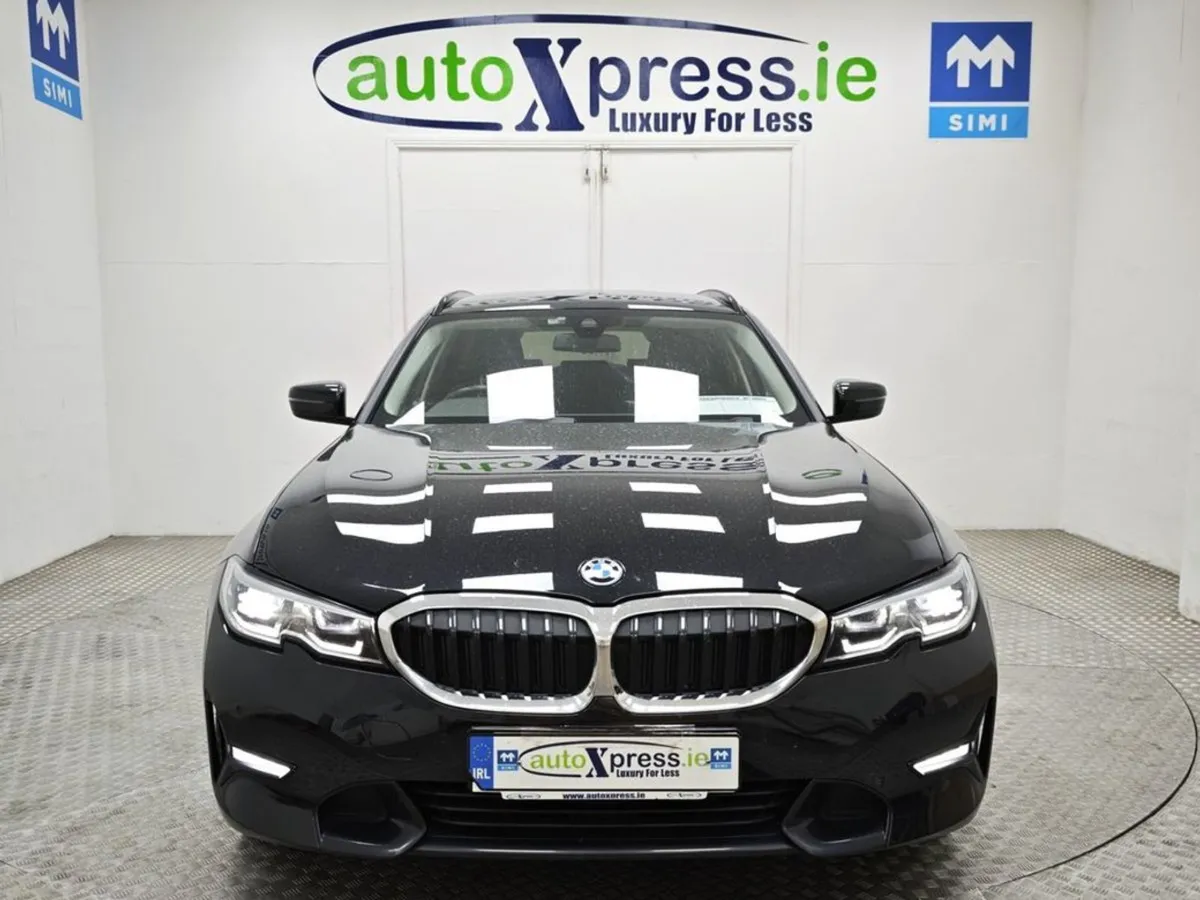 BMW 3 Series 330E Sport PRO Hybrid Estate Automat - Image 3
