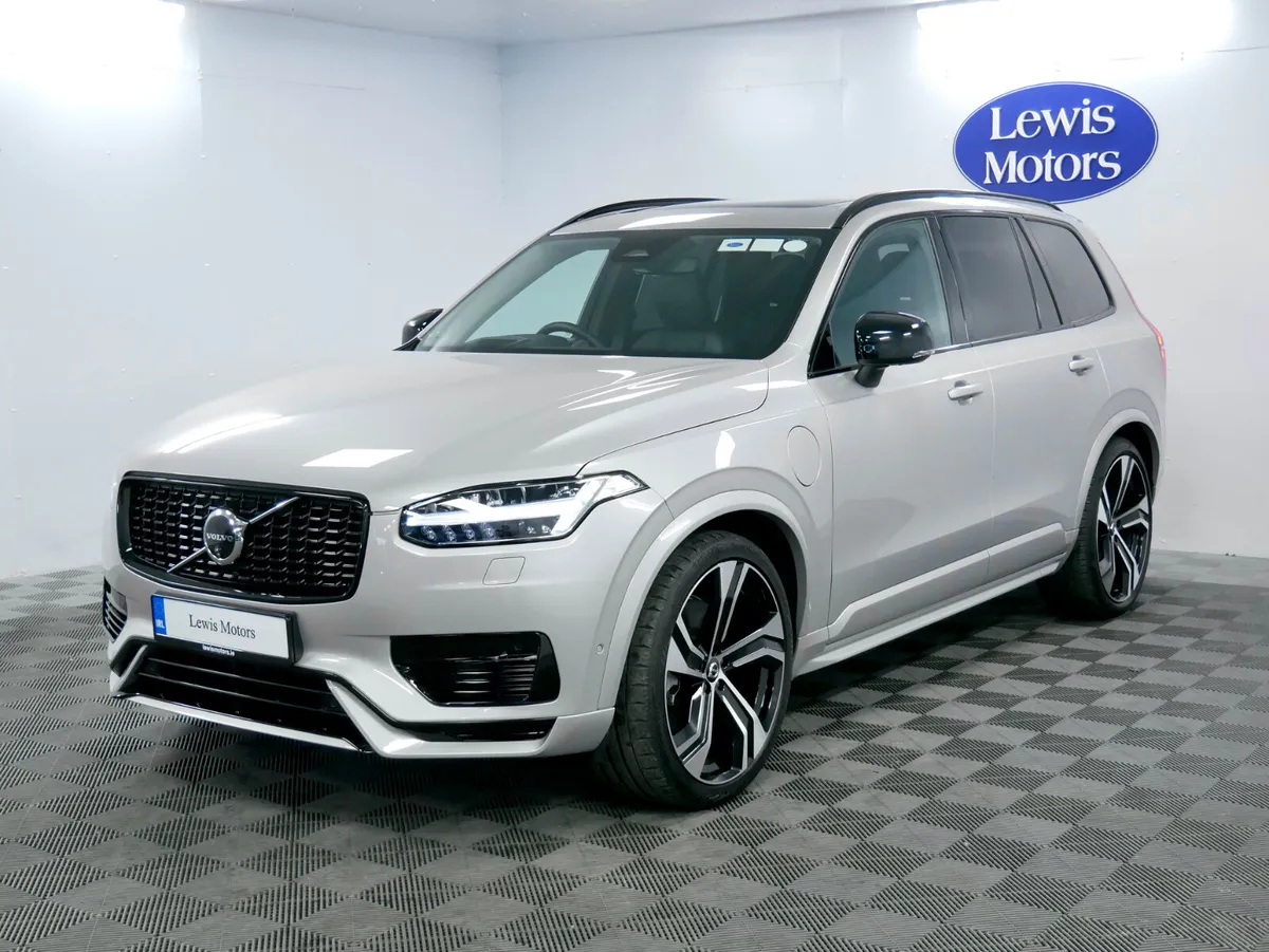 2024 Volvo XC90 T8 Recharge  Ultimate - Image 4