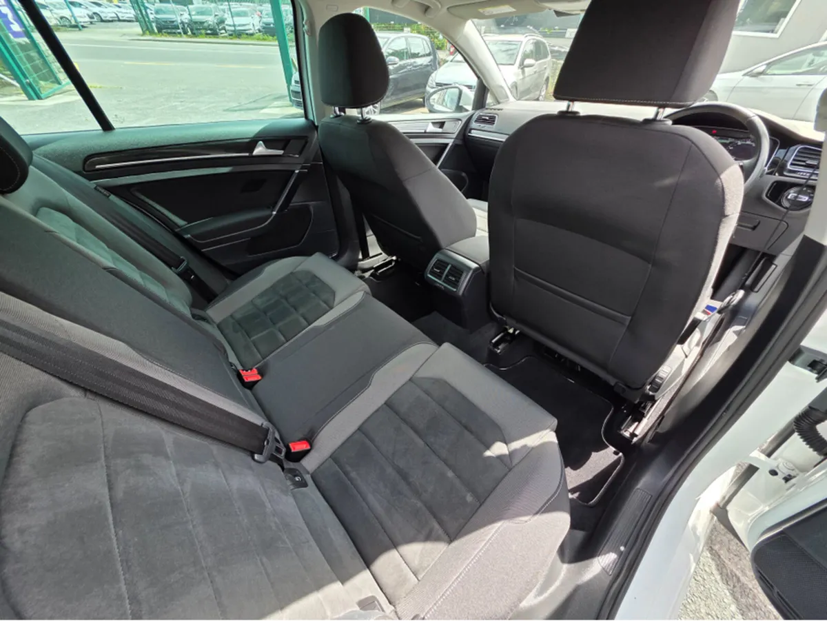 Volkswagen Golf 1.4 TSI VIRTUAL CLOCKS SAT NAV PAC - Image 4