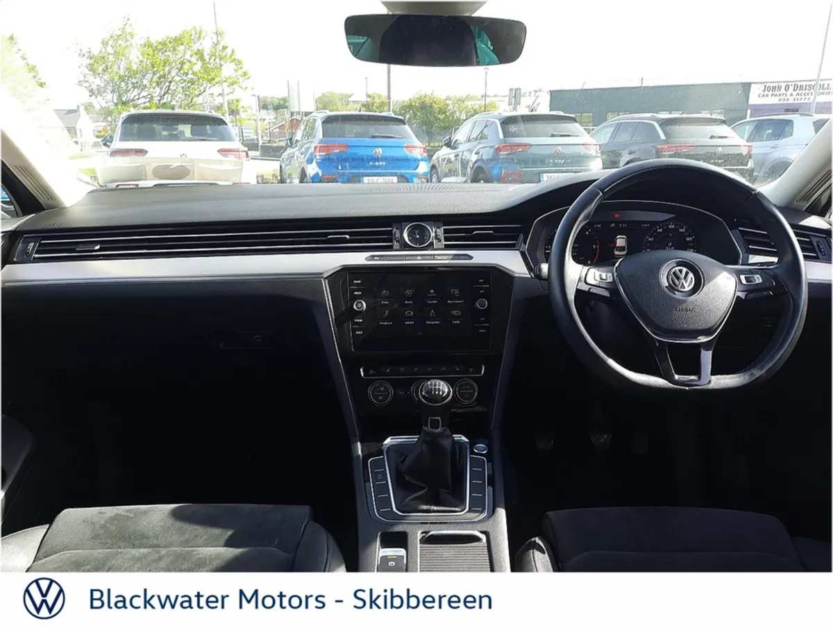Volkswagen Passat 1.6TDI 120BHP HIGHLINE WITH COMF - Image 3