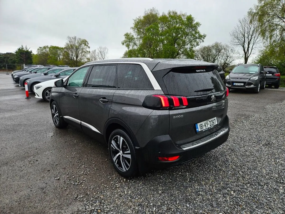 Peugeot 5008 Allure 1.6 Blue HDI 120 4DR - Image 4