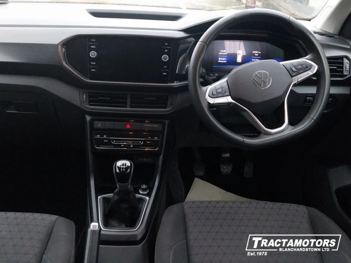 Volkswagen T-Cross LIFE 1.0 TSI MANUAL 5SPEED 95BH - Image 1