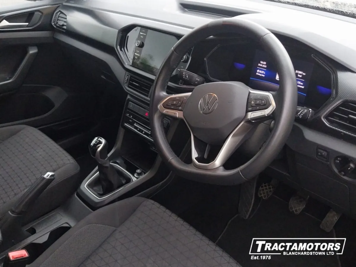 Volkswagen T-Cross LIFE 1.0 TSI MANUAL 5SPEED 95BH - Image 2