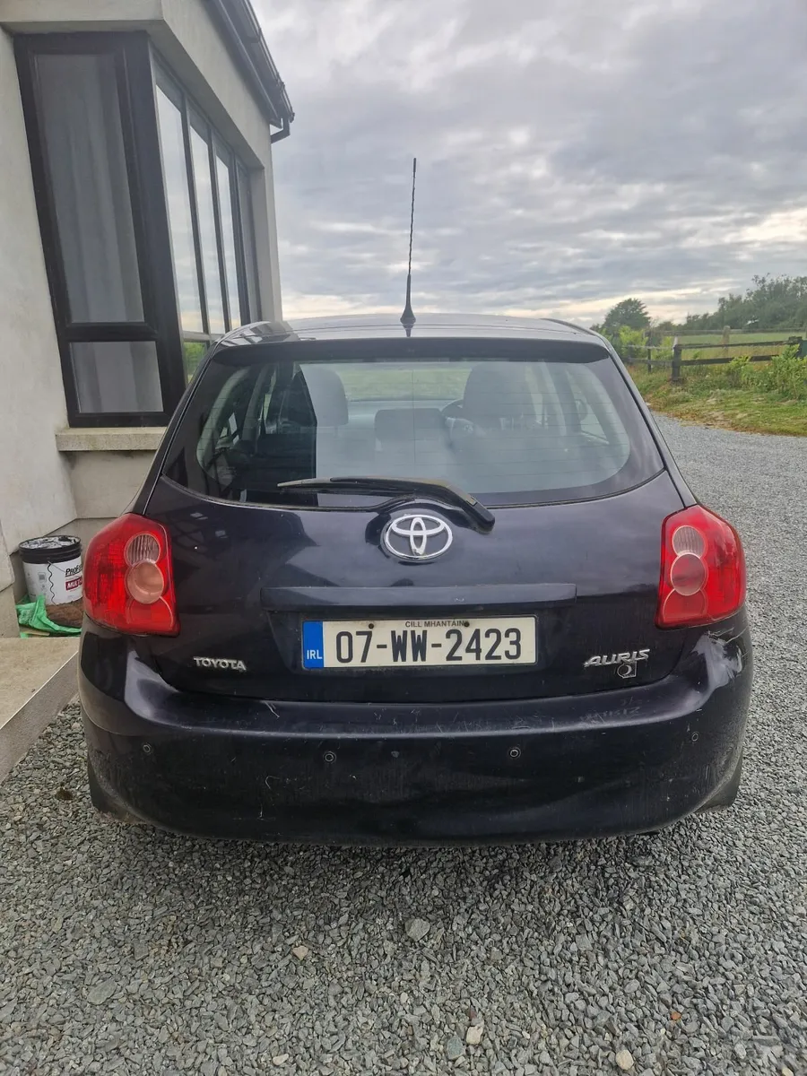 Toyota Auris 2007 - Image 2