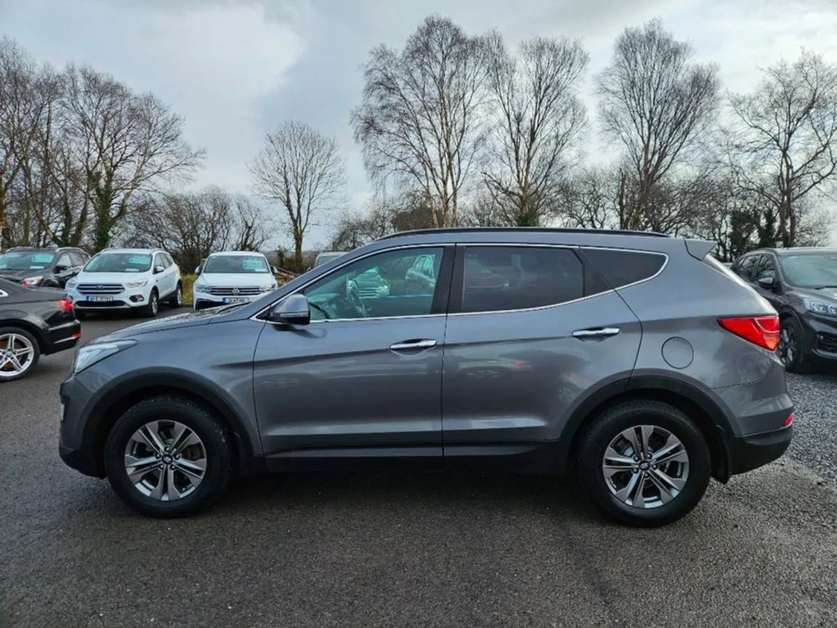 Hyundai Santa Fe 4WD Executive 4DR - Image 2