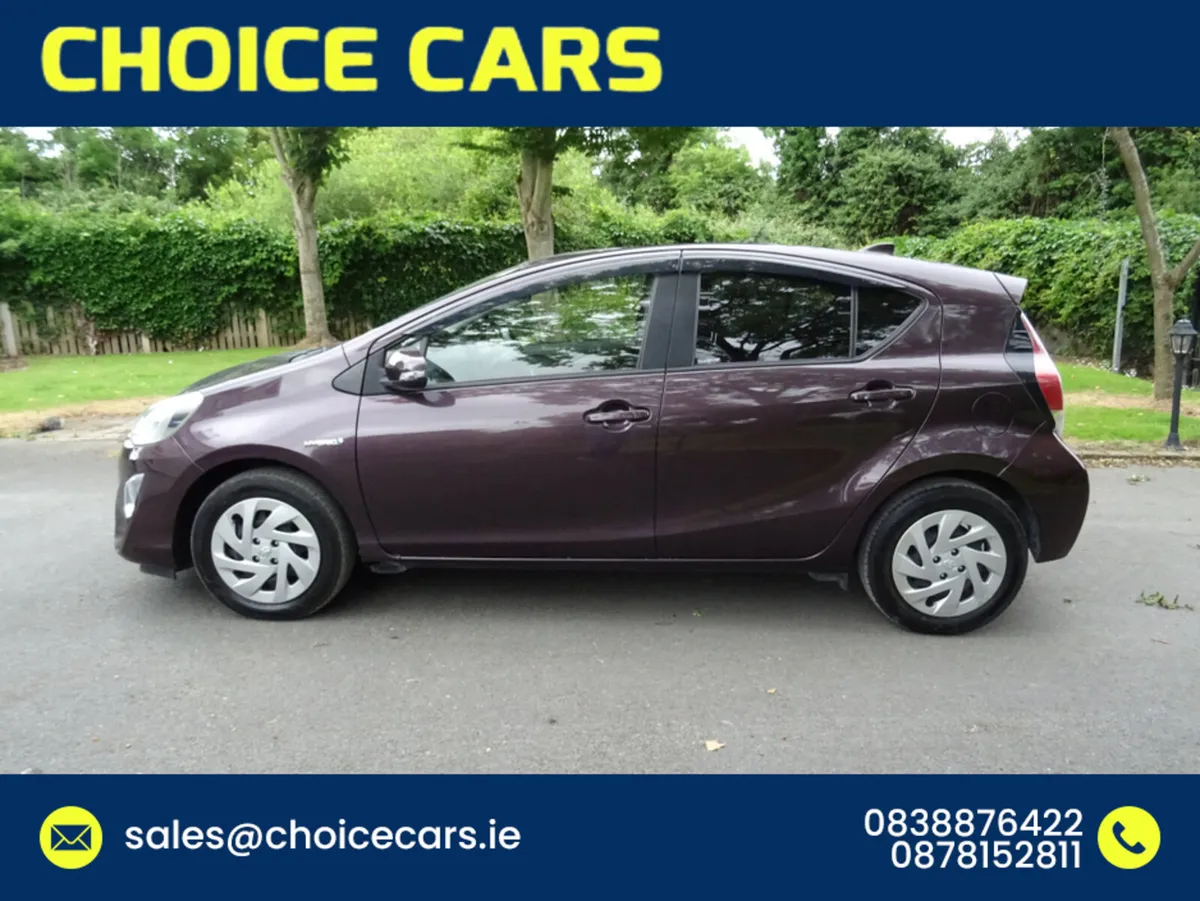 Toyota Aqua 1.5 AUTO HYBRID KEYLESS GO - Image 3