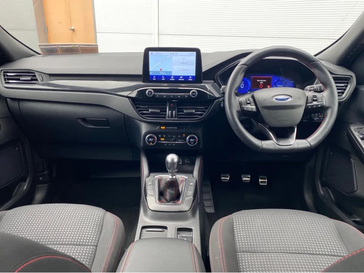 Ford Kuga ST-LINE 2.0D 150PS FWD 5DR - Image 3