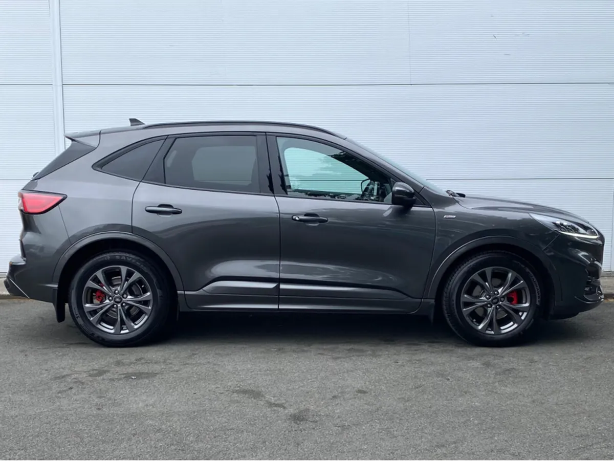 Ford Kuga ST-LINE 2.0D 150PS FWD 5DR - Image 4
