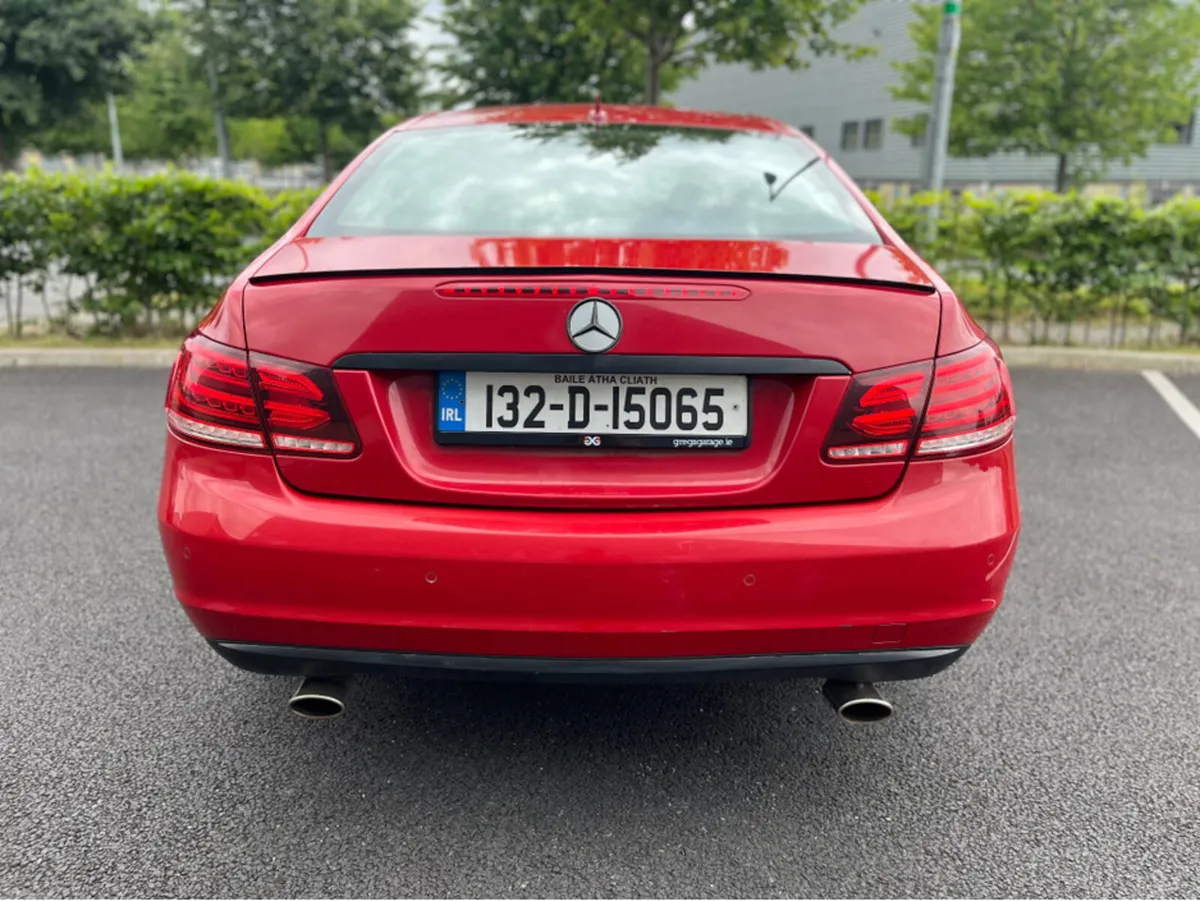 Mercedes-Benz E-Class E220 CDI BLUE EFFICIENCY AUT - Image 4