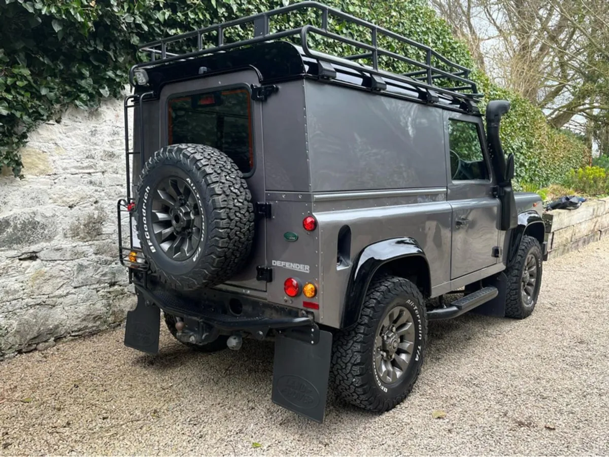 Land Rover Defender 90 VAN Lovely Spec - Image 3
