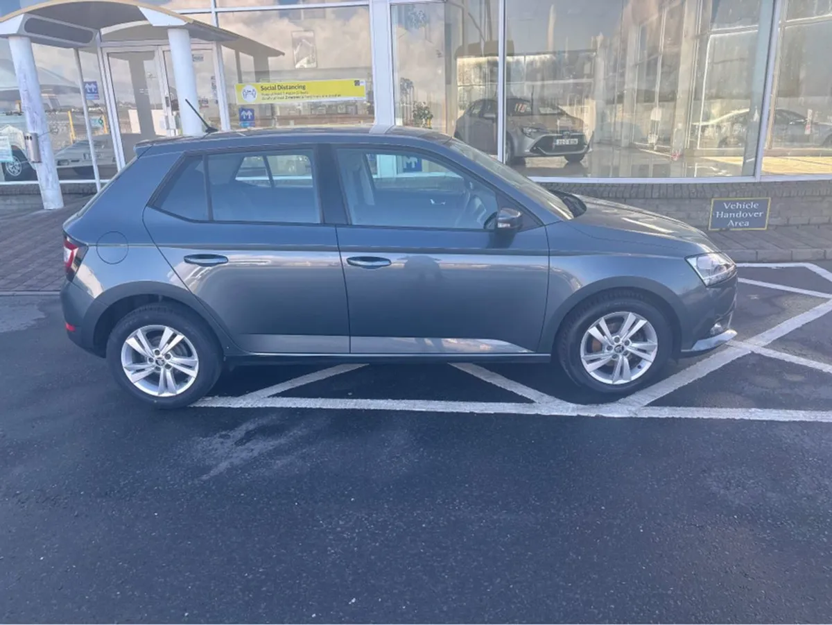 Skoda Fabia Ambition 1.0 MPI 75hp 4DR - Image 1